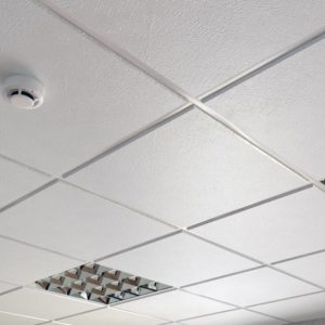 Потолок кассетный Cesal Tegular K45 B29 Шелк Белый 595х595 мм